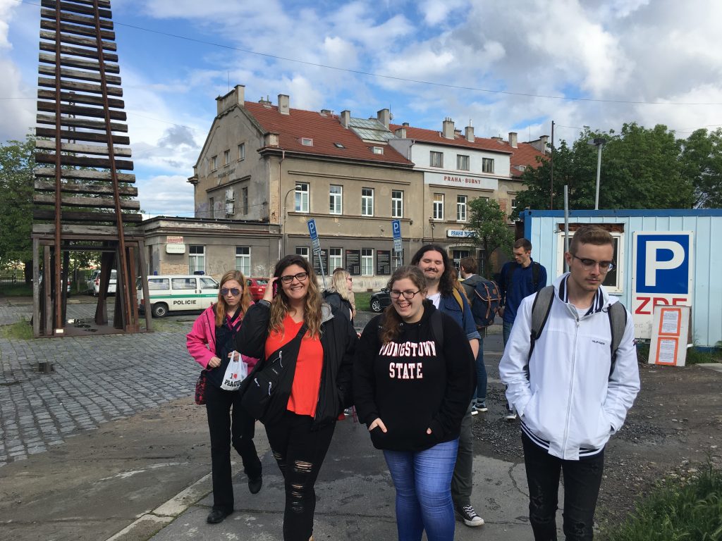 YSU Students in Prague